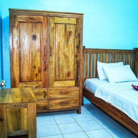 Kj Purple House Senggigi Apartment Bagian luar foto