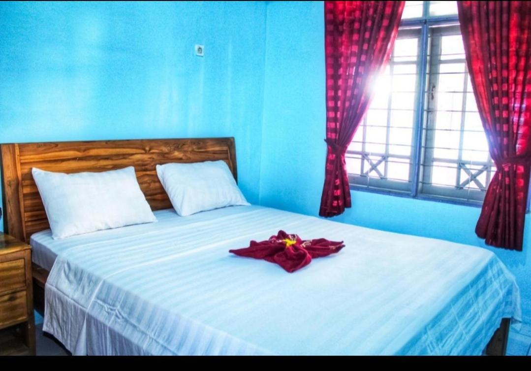 Kj Purple House Senggigi Apartment Bagian luar foto