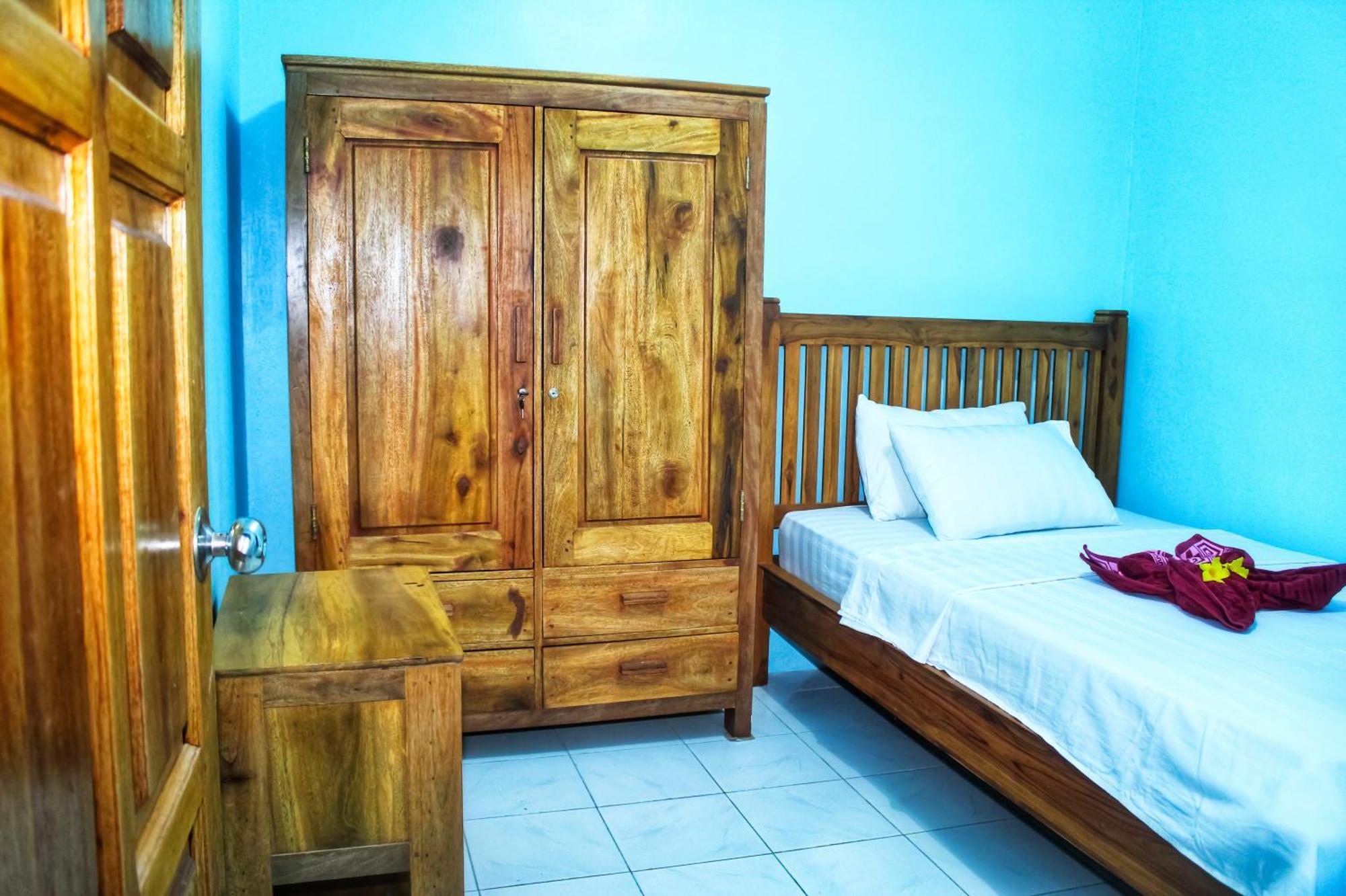 Kj Purple House Senggigi Apartment Bagian luar foto